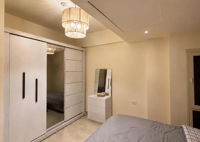 1 Bdr Pool Front Cozy Daire Port Ghalib