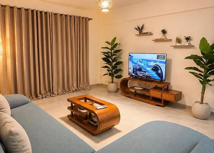 1 Bdr Pool Front Cozy شقة *